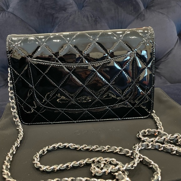 💯 CHANEL
Patent Quilted Wallet On Chain WOC Black - Picture 8 of 11